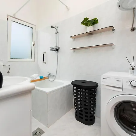 Nevera Adults Only Appartamento *